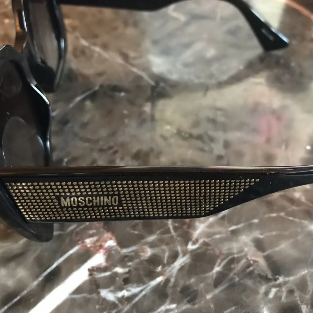 Moschino NWOT square sunglasses - Picture 7 of 7